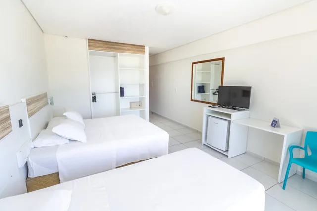 غرفة سوبيريور بسرير مزدوج وسريرين منفصلين بإطلالة على البحر، Hotel Porto Sol Beach 3/10