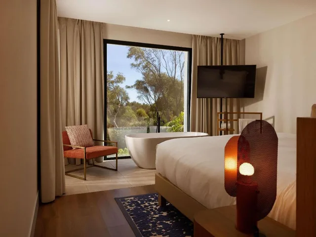 Signature, So Lofty, King Bed, Living Area, Terrace, Bathtub، SO/Sotogrande Spa & Golf Resort Hotel 1/7