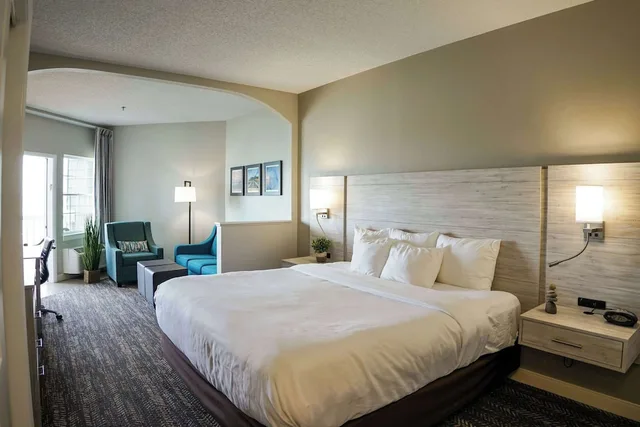 Suite, King Bed, Bay Front, Sofa، Comfort Suites Chincoteague Island Bayfront Resort 5/10
