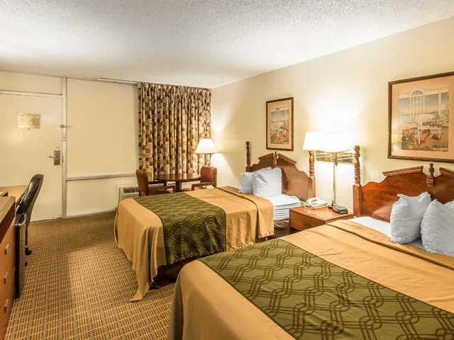 Room, 2 Double Beds, Accessible, Econo Lodge Thomasville 1/6