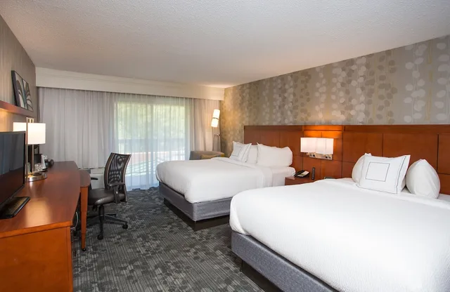 غرفة بسريرين مزدوجين، Courtyard By Marriott Boston Westborough 1/5