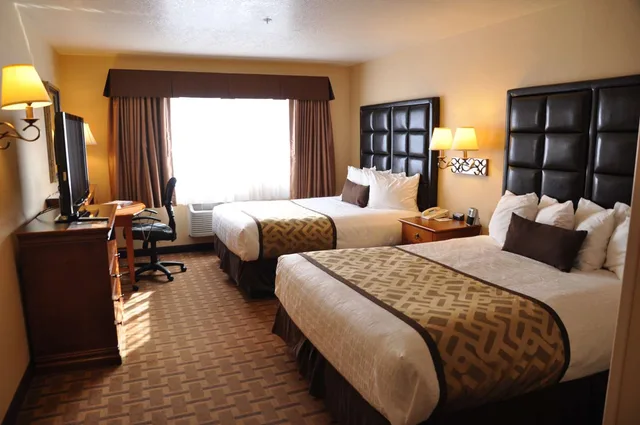 Suite, 2 Queen Beds, Best Western Plus Meridian 2/2
