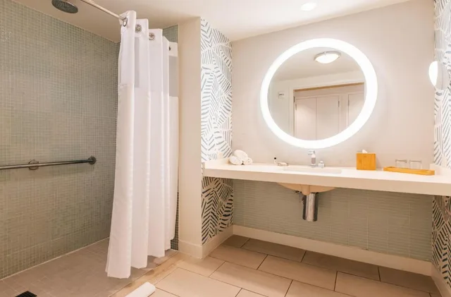 غرفة بسرير مزدوج، Eden Roc Miami Beach 3/4