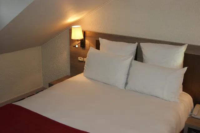 Room, Double Bed, Attic، Mercure Annecy Centre 2/10