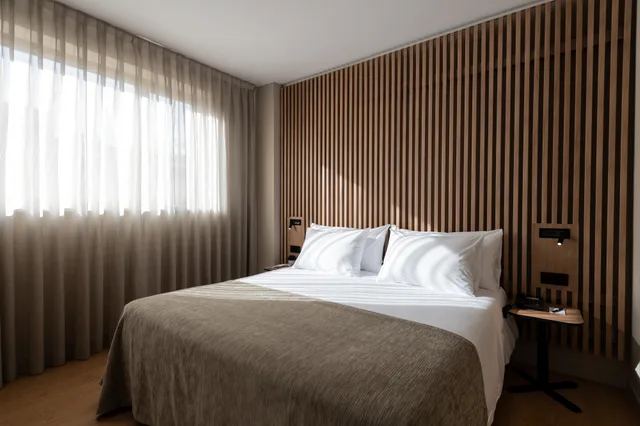 غرفة بريميوم مفردة بسرير مزدوج، Aparthotel Atenea Barcelona 1/2