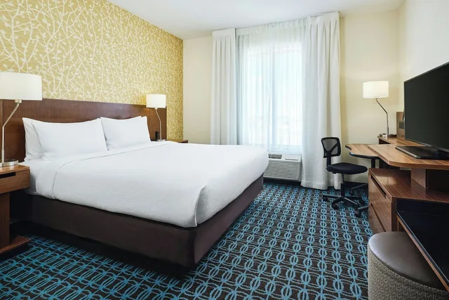غرفة بسرير كينج لذوي الإعاقة، Fairfield Inn & Suites By Marriott Sidney 1/4