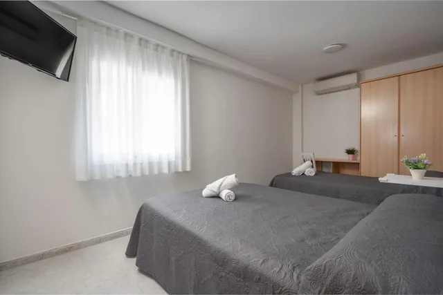 غرفة عائلية بسرير فردي، Hotel Tolosa 3/9