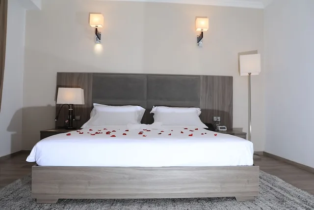غرفة ديلوكس بسرير كينج، TH BonRoyal Hotel 3/7
