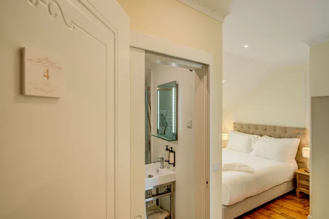 Victorian, Queen Bed, Solar dos Poetas 9/10