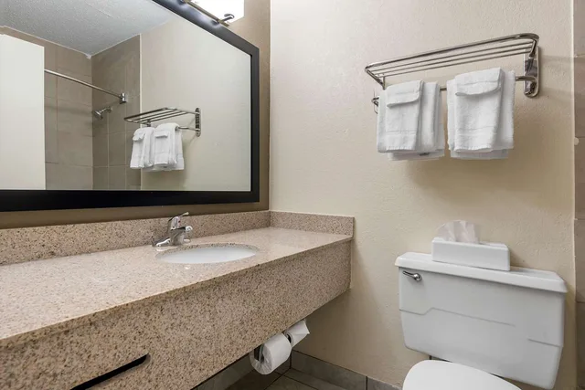 غرفة بسريرين مزدوجين، Quality Inn Suites Lafayette I 65 2/2