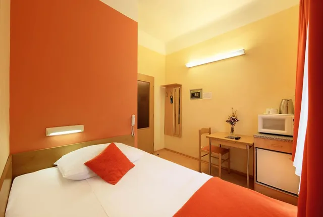 غرفة مفردة، Hotel Golden City Garni 2/9