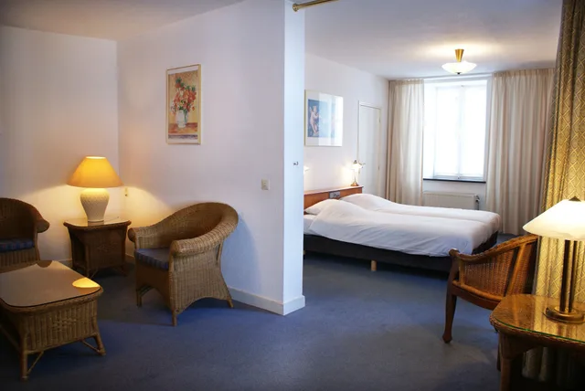 غرفة عائلية بسرير مزدوج وسريرين منفصلين، Fletcher Hotel-Restaurant La Ville Blanche 4/8