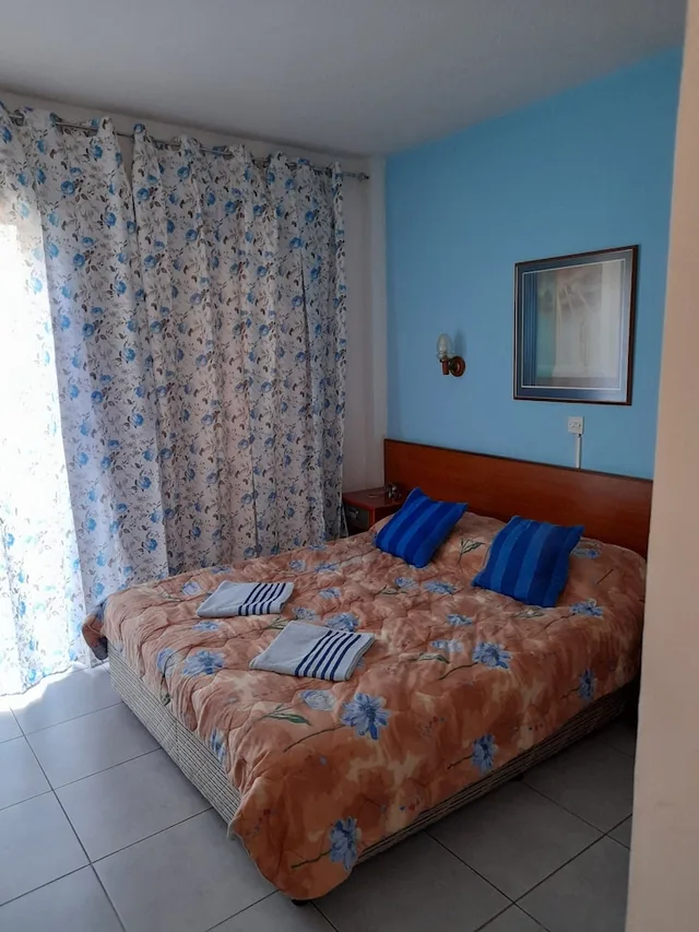 غرفة بسرير مزدوج بإطلالة على المدينة، Onisillos Hotel 2/9