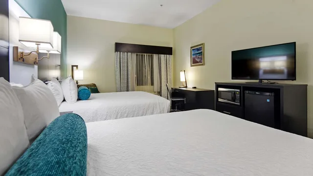 غرفة بسريرين كوين، Best Western Mayport Inn & Suites 1/2