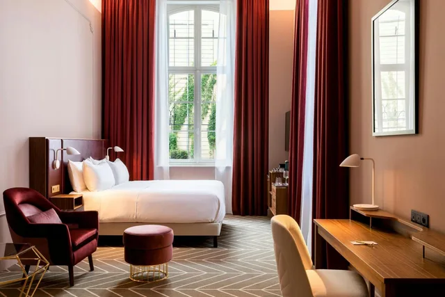 Sapphire, Deluxe، Sapphire House Antwerp, Autograph Collection 5/8