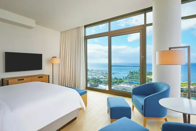 2 Bedrooms, Residential, Penthouse, Suite, 2 King Beds, Ocean View, Kitchen، Renaissance Honolulu Hotel & Spa 1/3
