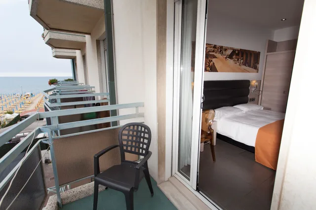 Room, Double Bed, HOTEL ADLON 3/5