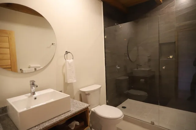 غرفة بسريرين مزدوجين، Bosque Escondido Hotel de Montana 5/6