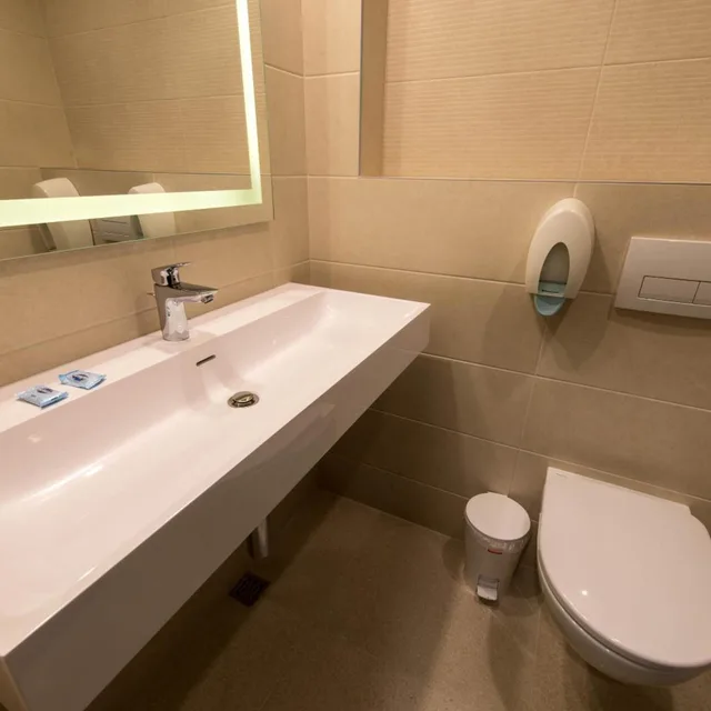 غرفة بسرير مزدوج بشرفة، Park Hotel Raya Garden 3/4