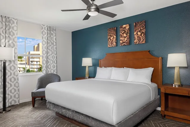 شقة سكنية بسرير كينج بغرفة نوم واحدة مع أريكة، Club Wyndham Palm-Aire 1/5