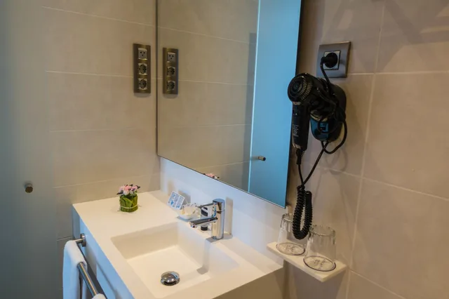 غرفة سوبيريور بسريرين منفصلين، Oasis Hotel 3/3