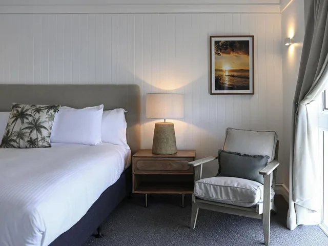 Overwater, Deluxe, Bungalow, King Bed، Novotel Sunshine Coast Resort 1/4