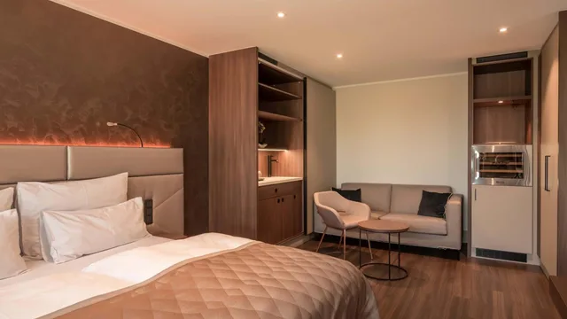 جناح، Innspire Hotel 2/10