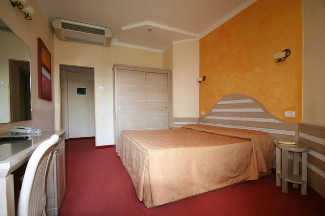 Superior, 1 Double and 1 Single Bed, Hotel Nedy 1/5