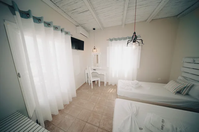 Superior, Queen Bed, Caldera View، Villa Ilias 3/10