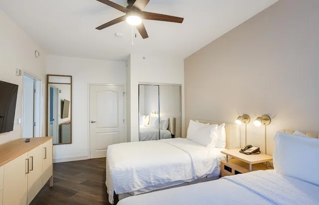 جناح بسرير كينج وسريرين مزدوجين بغرفتي نوم، Homewood Suites by Hilton Carlsbad North San Diego County 1/2