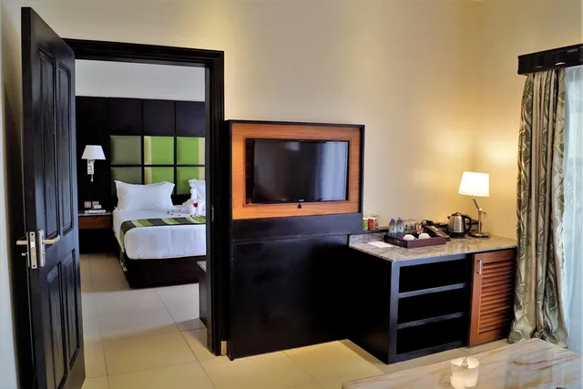 Junior Suite, Best Western Premier Garden Hotel Entebbe 5/8
