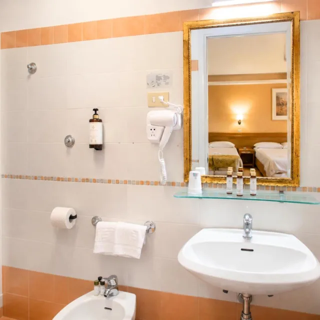 غرفة ثلاثية، Ambra Palace Hotel Pescara 9/10