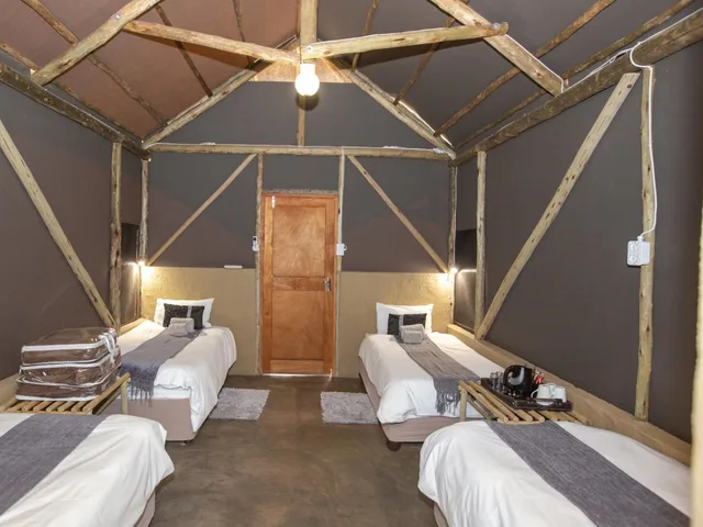 خيمة فاخرة بأربعة أسرّة، Lapa Lange Game Lodge 2/3