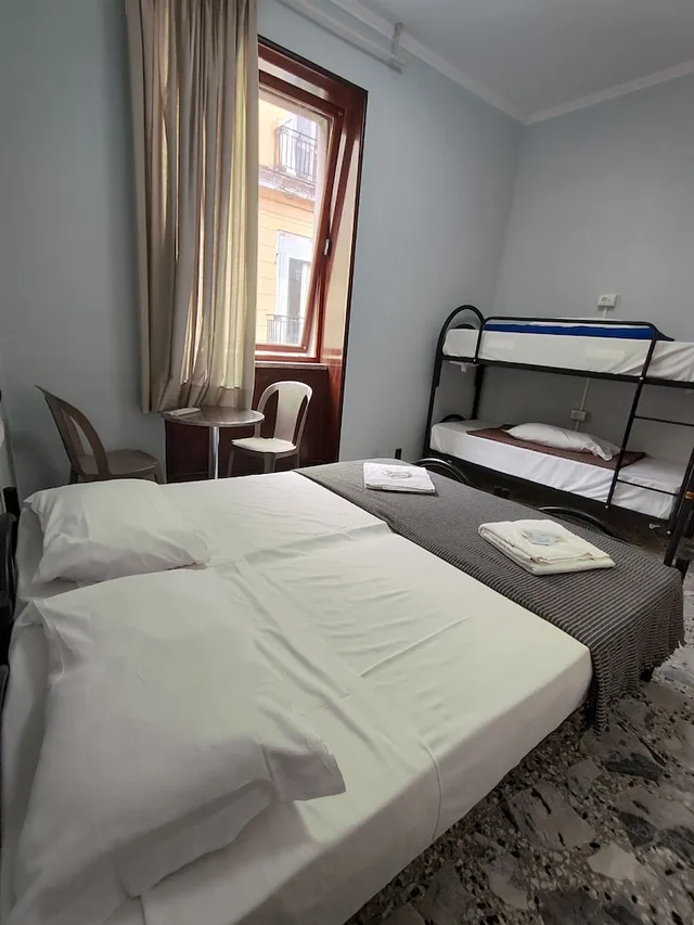 سكن مشترك مختلط بأربعة أسرّة بحمام خاص، Hotel Sant'Eligio 1/10