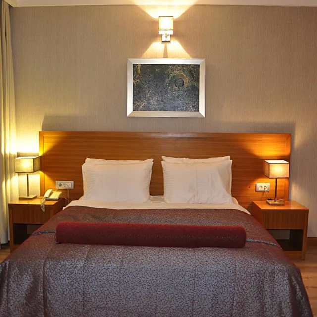 Room, Double Bed, Island Hotel 2/7