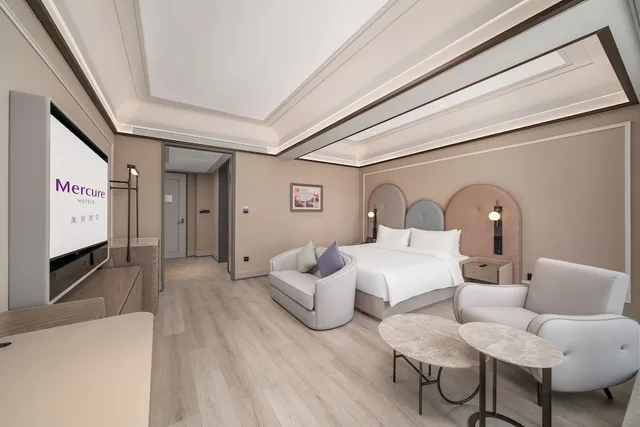 Deluxe, King Bed, City Side، Mercure Guangzhou Financial City 1/1