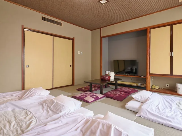 غرفة تقليدية بفرشتي فوتون بأرضية تاتامي، Oyo 632 Hotel Seishokan 1/2