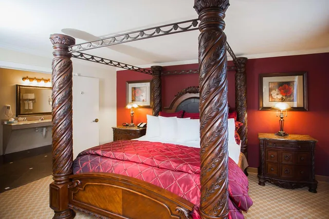 Royal, Suite, King Bed, Hot Tub, Best Western Plus Georgetown Inn and Suites 3/6
