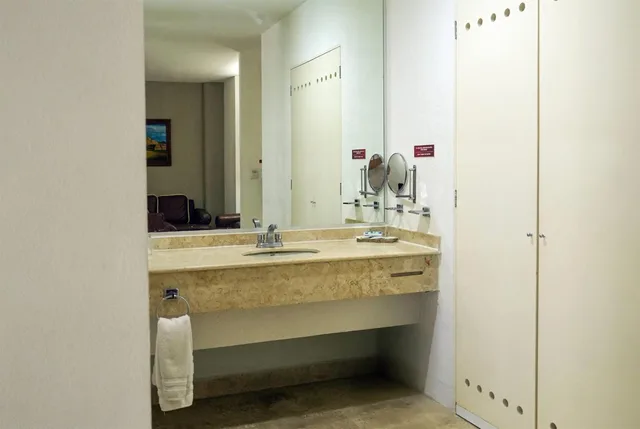جناح جونيور بسرير كينج مع أريكة، Days Inn by Wyndham Tuxtepec 9/10