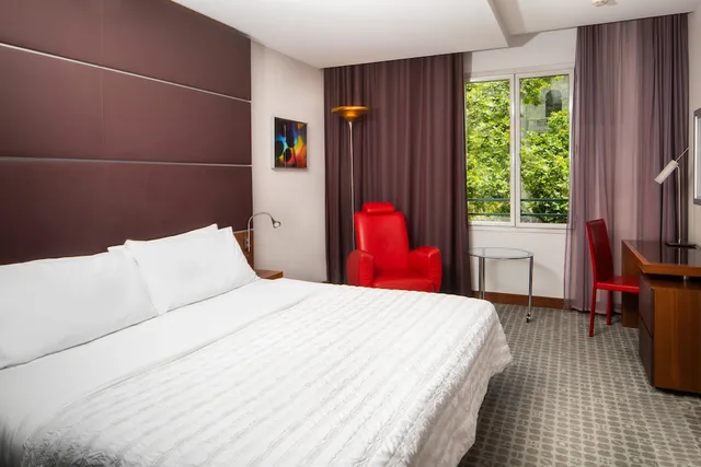 غرفة ديلوكس بسرير كينج، Le Meridien Barcelona 4/10