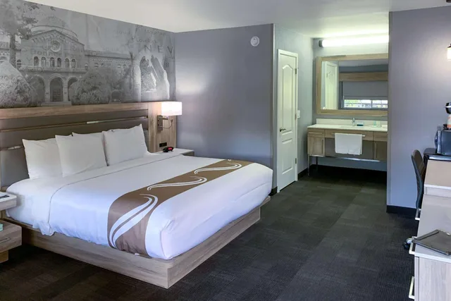 غرفة ديلوكس بسرير كينج، Quality Inn Near Chico State 1/6
