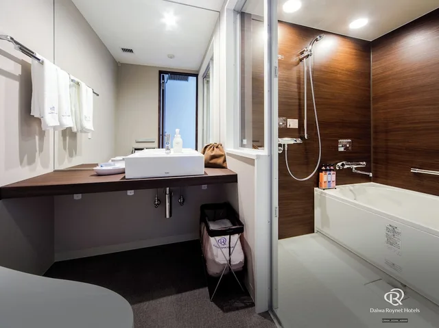 Relax, Queen Bed, Main Building, Smoking، DAIWA ROYNET HOTEL MATSUYAMA 5/5
