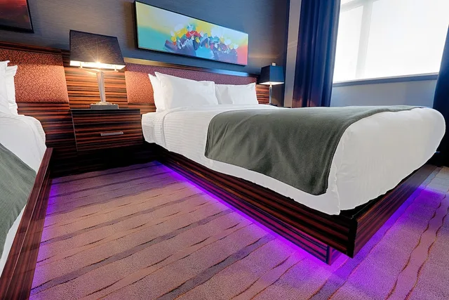 Room, Single, 2 Queen Beds، Hotel Clique Calgary Airport 4/7