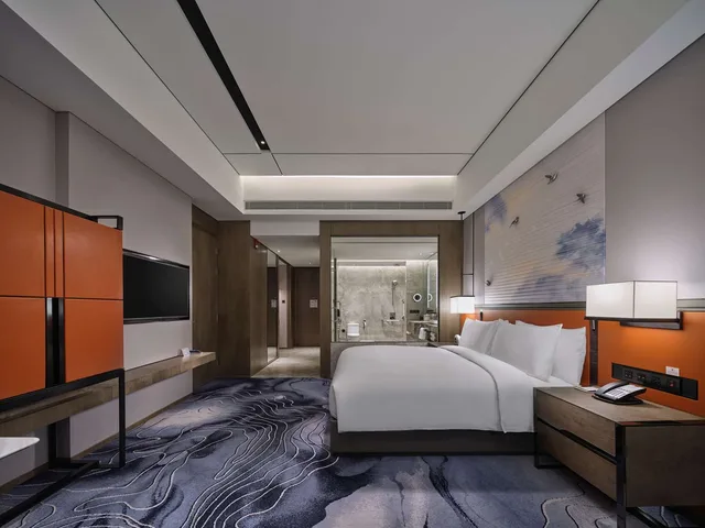 غرفة بسرير كينج لذوي الإعاقة، Hilton Guiyang Hotel 1/2