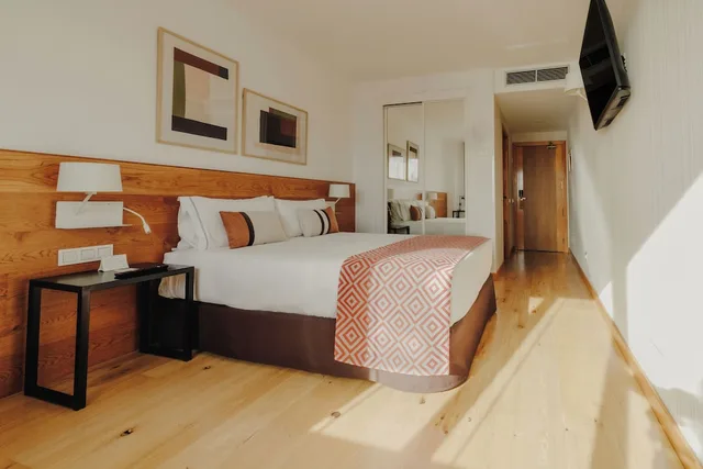 غرفة قياسية بثلاثة أسرّة، Rafaelhoteles Atocha 1/9