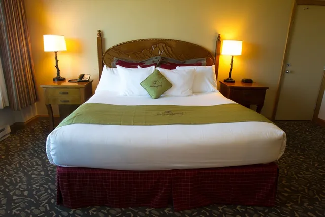 كوخ بسرير كينج بشرفة لذوي الإعاقة، Jackson Lake Lodge 2/4