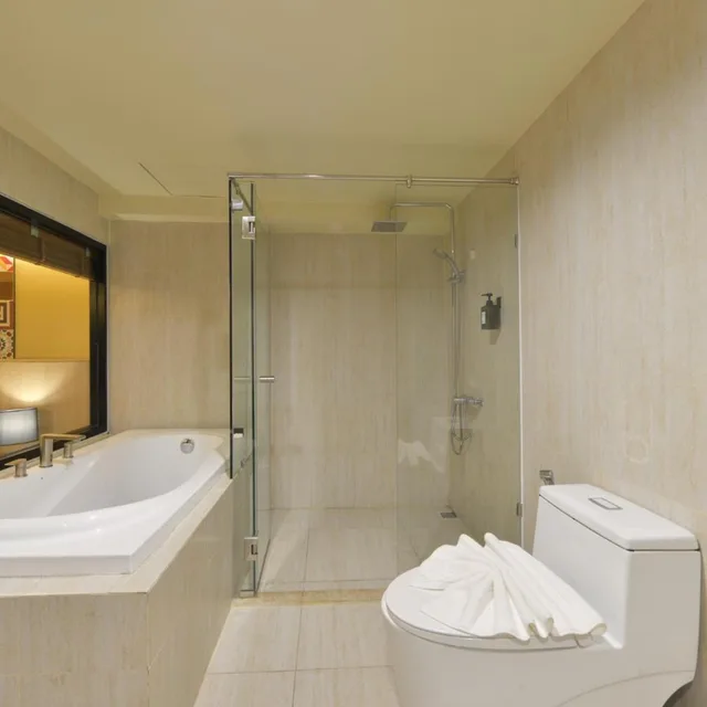 غرفة تنفيذية بسريرين منفصلين بحوض استحمام، Kastel Bangkok Hotel 3/3