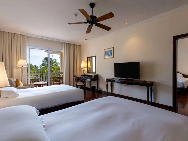 غرفة بسريرين منفصلين بشرفة، Sofitel Krabi Phokeethra Golf & Spa Resort 8/10