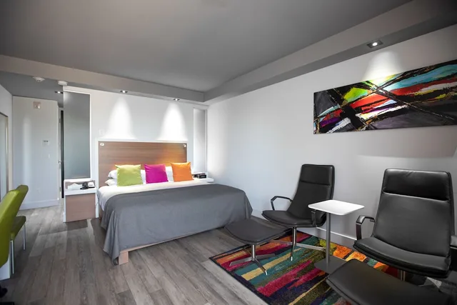 Urban, King Bed, Murphy Bed، Hotel V 2/5
