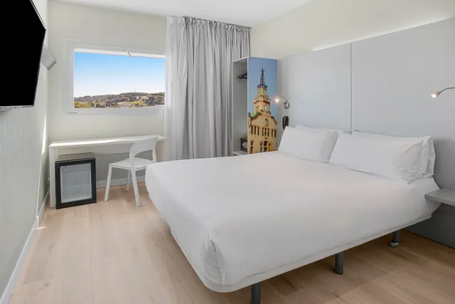 غرفة قياسية بسرير مزدوج، B&B HOTEL Barcelona Granollers 1/4